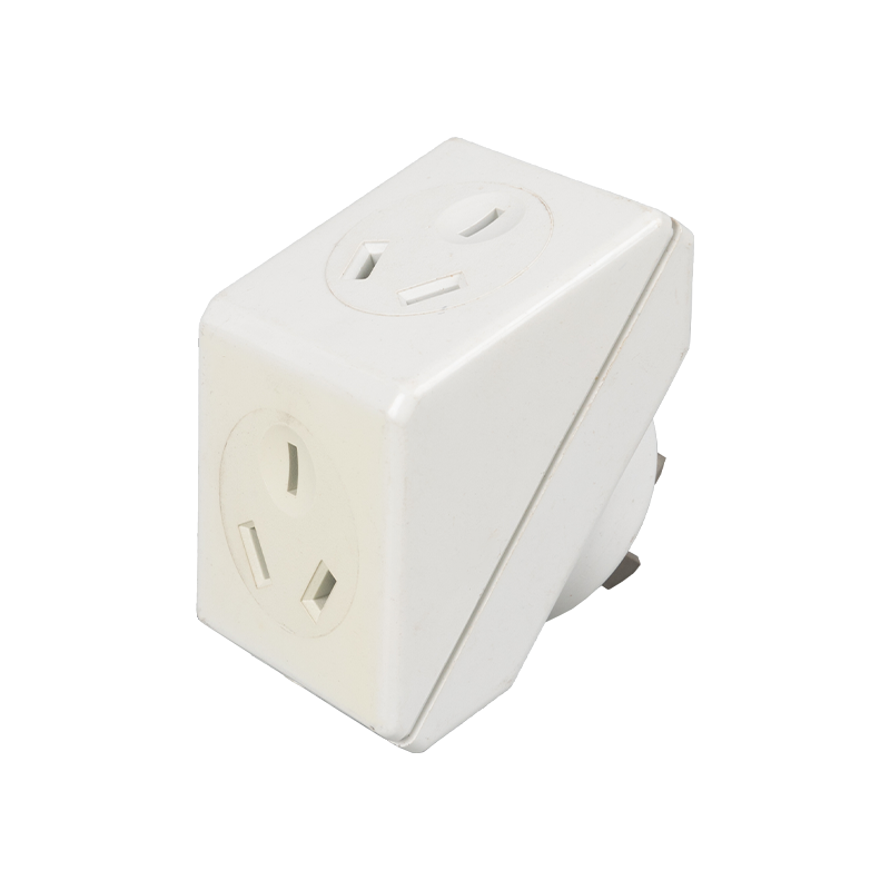 10A 250V turvallinen ja universaali kolmiopistokevirtamuunnin